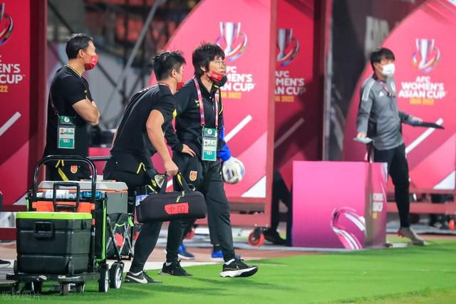 格伦·克洛斯、莎拉·保罗森、泰亚娜·泰勒、金·卡戴珊、妮... 法鲨归来！